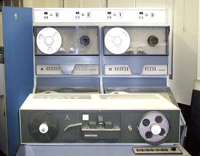the magnetic tape drive（back），the paper tape reader（front）